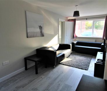 6 bedroom private hall to rent - Photo 1