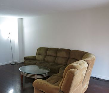 For Lease - 18 Pickard Lane, Brampton, Ontario - Photo 2