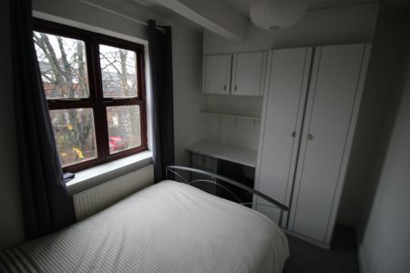 2 Bedroom Apartment - Photo 3