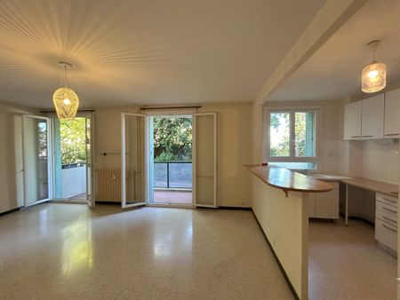 Location Appartement 3 pièces 85m² NIMES 30900 - Photo 2