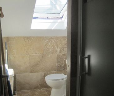 A LOUER STUDIO MEUBLE PROCHE CENTRE VILLE ET ECOLES A ST QUENTIN 02100 - Photo 5