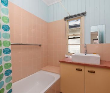 32 Brasted Street, Taringa QLD 4068 - House For Rent | Domain - Photo 3