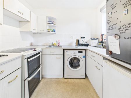 Varsity Drive, Twickenham, Middlesex, Middlesex, TW1 - Photo 2