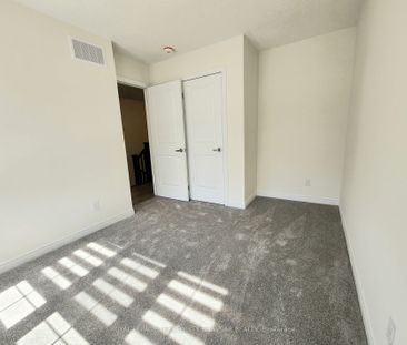 For Lease - 9 Roywood Street, Kitchener, Ontario - Photo 3