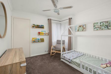 BEAUTIFULLY PRESENTED HOME! - Photo 3