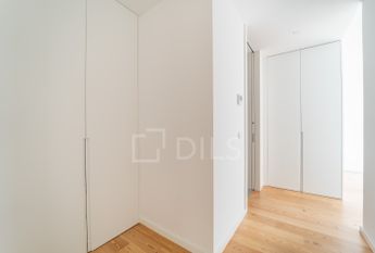 Apartamento T3 com varanda, novo, com vista mar, em Vila Nova de Gaia