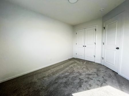 Special Incentive. Brand New 3 Bed + Den Upper Floor | 1727 Sq Ft | Double Garage | The Orchards. - Photo 5