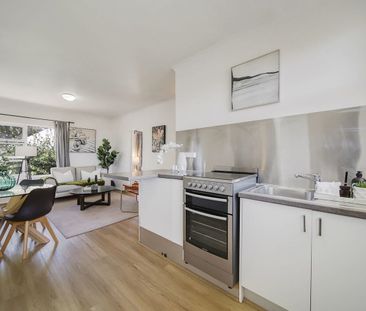 Unfurnished Low-Maintenance Living in the Heart of the Inner South - Photo 3