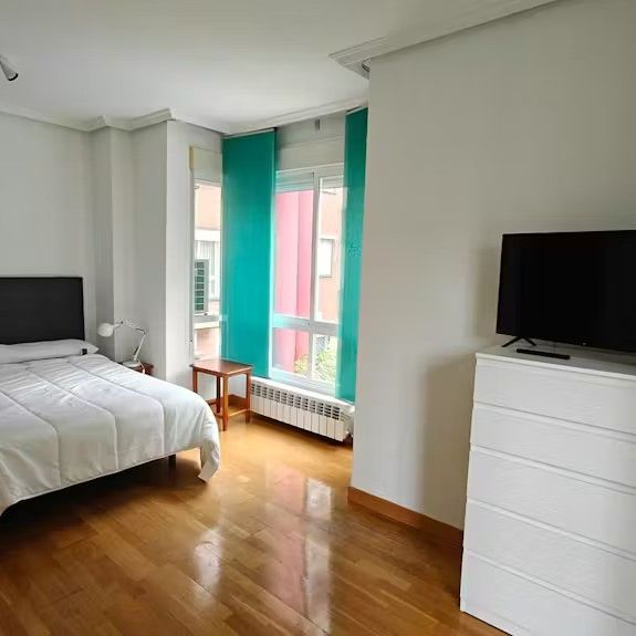 Calle de Pepe Isbert, Madrid, Community of Madrid 28017 - Foto 1