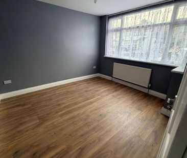 4 bedroom terraced house to rent - Photo 1