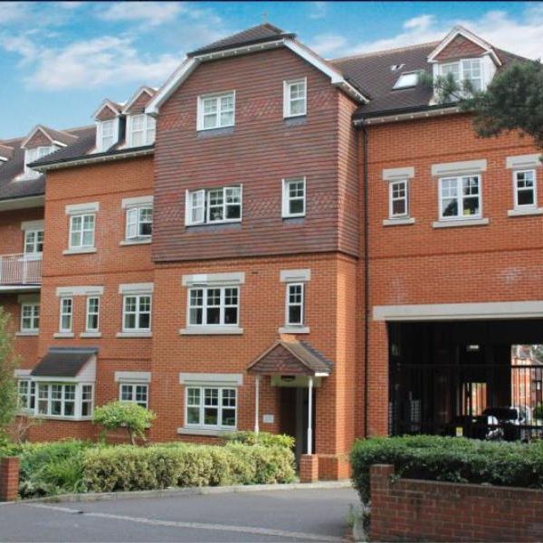 Abingdon Court, Woking - 2 bedrooms Property for lettings - Seymours - Photo 1