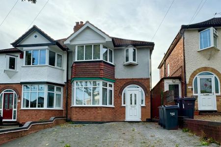3 bedroom semi-detached house to rent - Photo 2