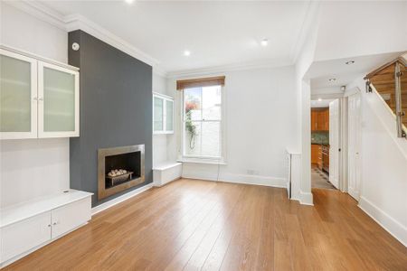 4 bedroom semi-detached house to rent - Photo 4