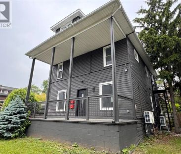 1654 Martindale AVENUE — 5 Bedroom - Photo 1