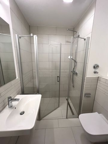 4-Zimmerwohnung mit Balkon, Loggia und Stellplatz in Hamburg-Altona! - Photo 5