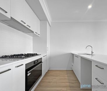 Modern double-storey home with space, style and comfort - Photo 2