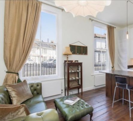 1 Bed Flat, Park Crescent, BN2 - Photo 1