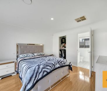 STEP INTO COMFORT AND CONVENIENCE - Photo 4