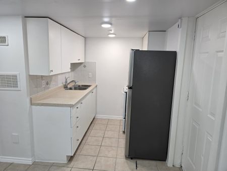 For Lease - 65 Park Crescent Unit# BSMT A, Richmond Hill, Ontario - Photo 3