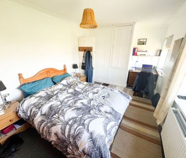 2 Bedroom - Photo 3