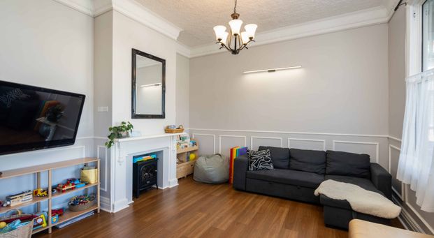 Looking for Something Special - Photo 1