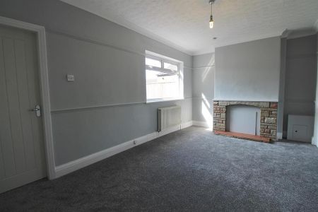 3 bedroom end of terrace house to rent - Photo 2