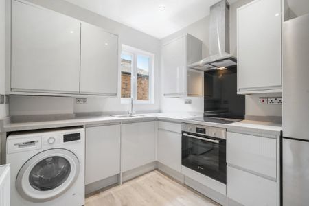 Riffel Road, NW2, London - Photo 2
