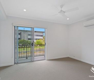 Lake Eden Views Sola Complex 3 Bed Townhome - Photo 6