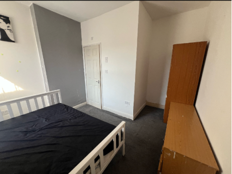 1 bedroom in a house share to rent - Photo 1