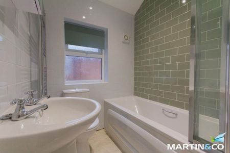 3 bedroom terraced house to rent - Photo 2