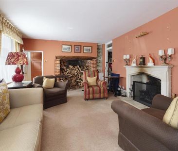 4 bedroom end of terrace house to rent - Photo 1