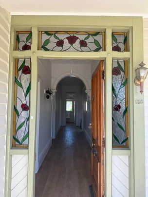 Stunning Newly Refurbished 3-Bedroom Villa - Photo 1