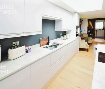 2 bedroom detached bungalow to rent - Photo 3