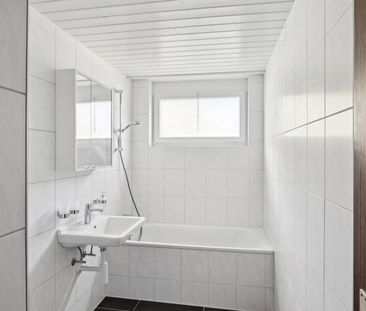 Frisch renovierte 4.5-Zimmerwohnung an ruhiger und zentraler Lage - Photo 5
