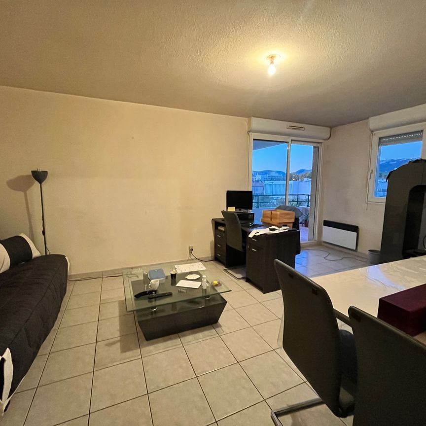 Location Appartement 2 pièces 49m² LA SEYNE SUR MER 83500 - Photo 1