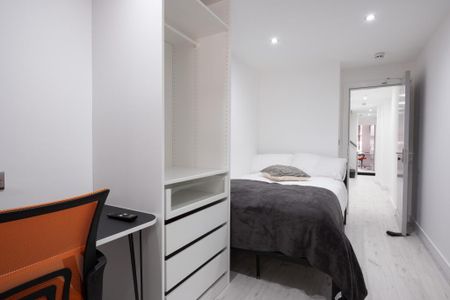 1 bedroom in a house share to rent - Photo 3