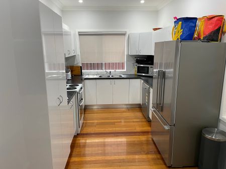 Earlwood - Photo 4