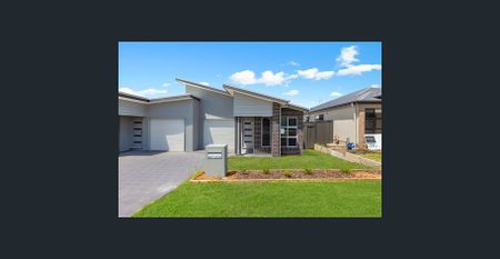 SPACIOUS DUPLEX - Photo 4