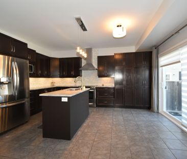For Lease - 413 Blackleaf Drive, Barrhaven, Ontario - Photo 3