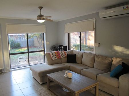 Family home in a convenient location - Photo 2