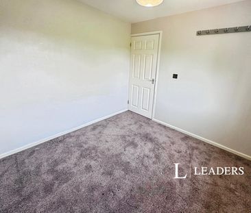 3 bedroom house to rent Onsetter Road, Stoke-on-Trent, Staffordshir... - Photo 6