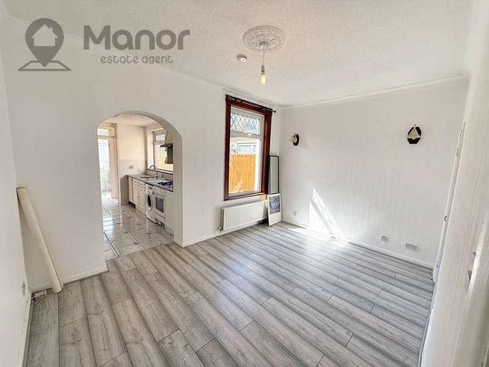 Leigh Road, East Ham, E6 - Photo 1