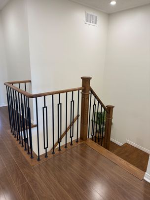 For Lease - 1678 Creek Way, Burlington, Ontario - Photo 1