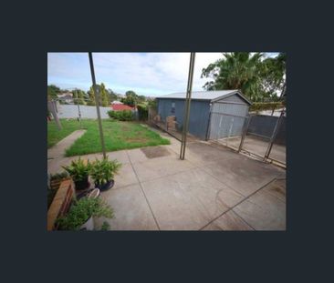 Great Family Home Offers Elevated Valley View! - Photo 4