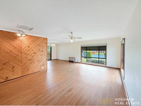 Horsham West – Spacious Family Living - Photo 2