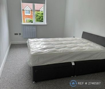 1 bedroom in a house share to rent - Photo 1