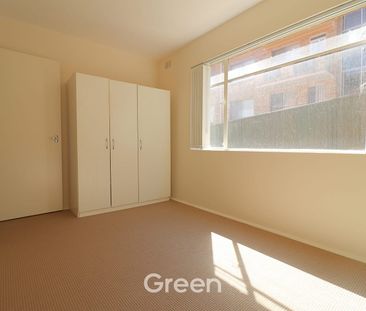 Supreme Location, Large Lounge Space, Ground Floor! - Photo 2