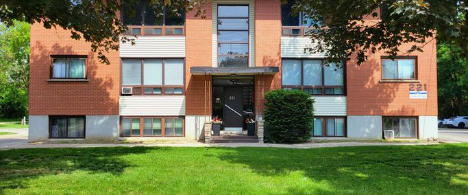 Quattro One, Two, Three and Four - PARKING SPACE & WATER INCLUDED | 225 London Road West, Guelph - Photo 1