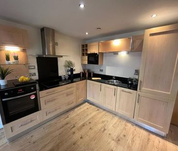 Double bedroom with a private bathroom in Brighton city for rent - Photo 4