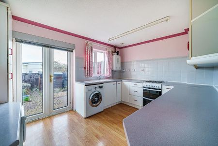 2 bedroom semi-detached house to rent - Photo 5